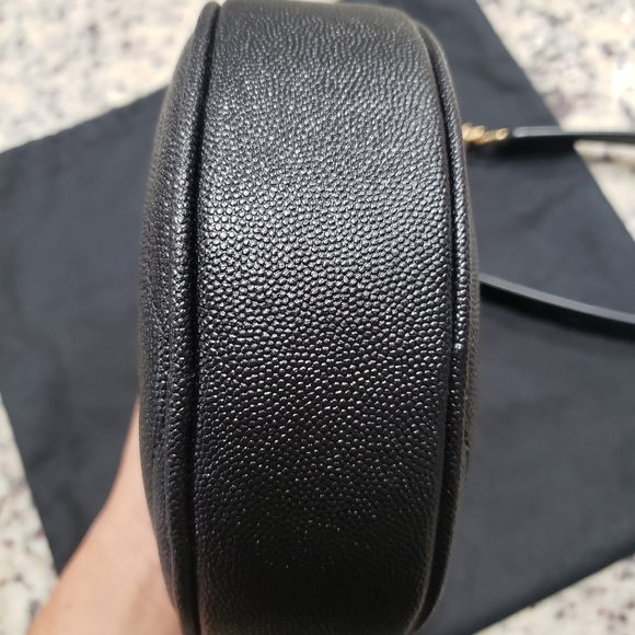 Saint Laurent Black Vinyle Round bag Grain de Poudre embossed leather - Picture 4 of 9